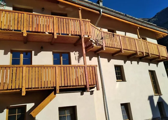 Le Grand PIerron Clarée Valley cosy apartment in mountain, 6p