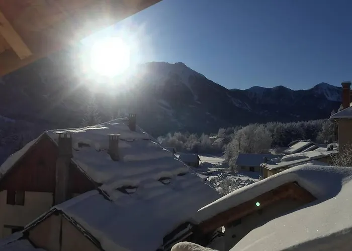 Le Grand PIerron Clarée Valley cosy apartment in mountain, 6p